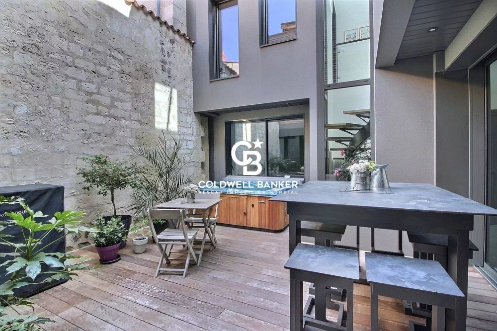 Maison à vendre à Bordeaux Chartrons – loft 4 chambres avec terrasse, spa et garage double