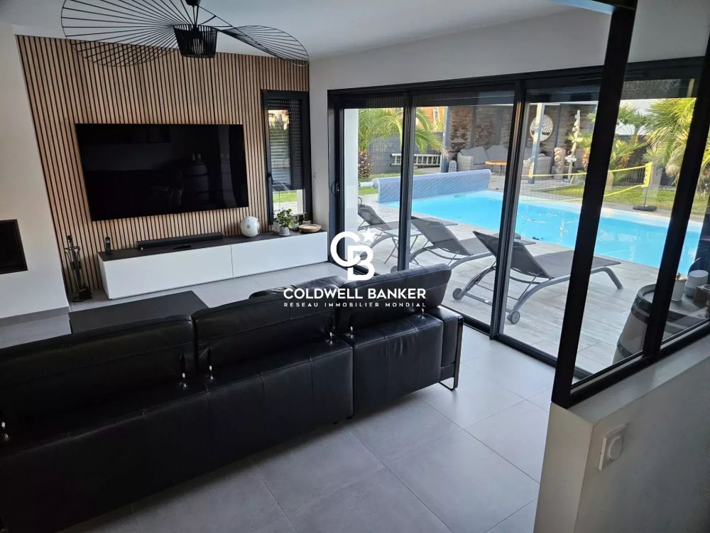 Maison à vendre Andernos - villa contemporaine récente 200 m² piscine chauffée garage dépendances