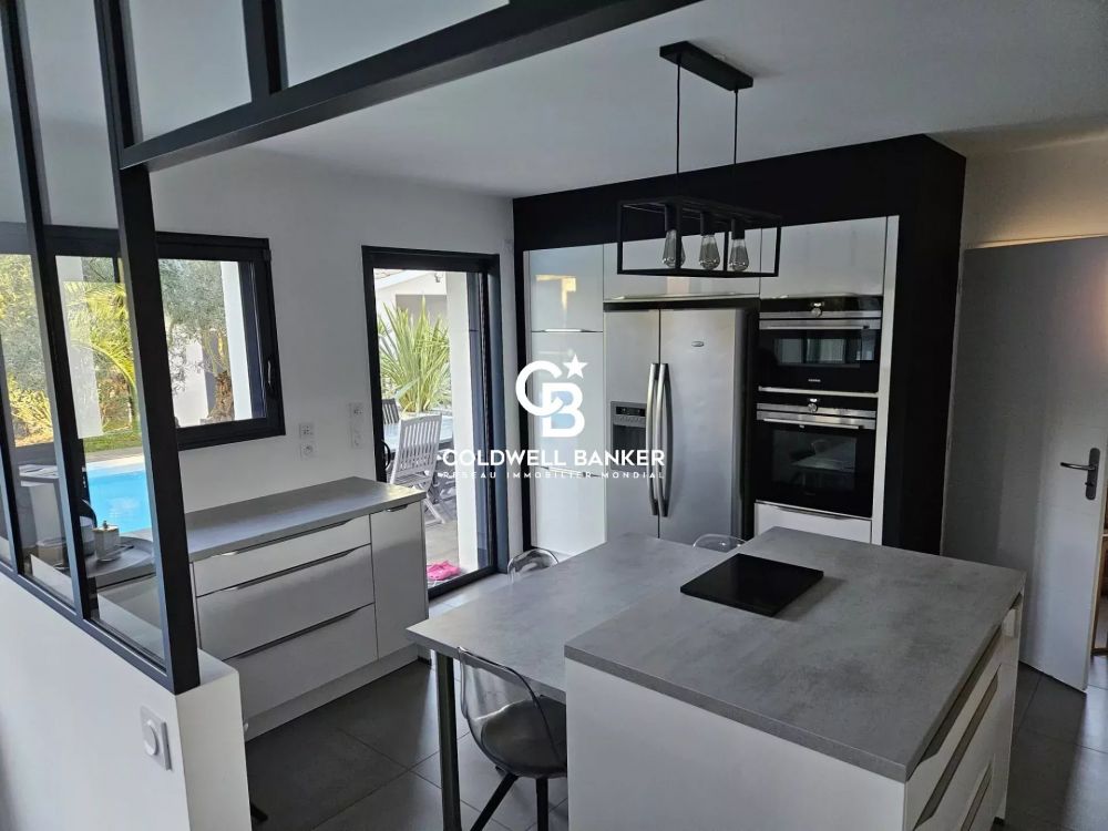 Maison à vendre Andernos - villa contemporaine récente 200 m² piscine chauffée garage dépendances