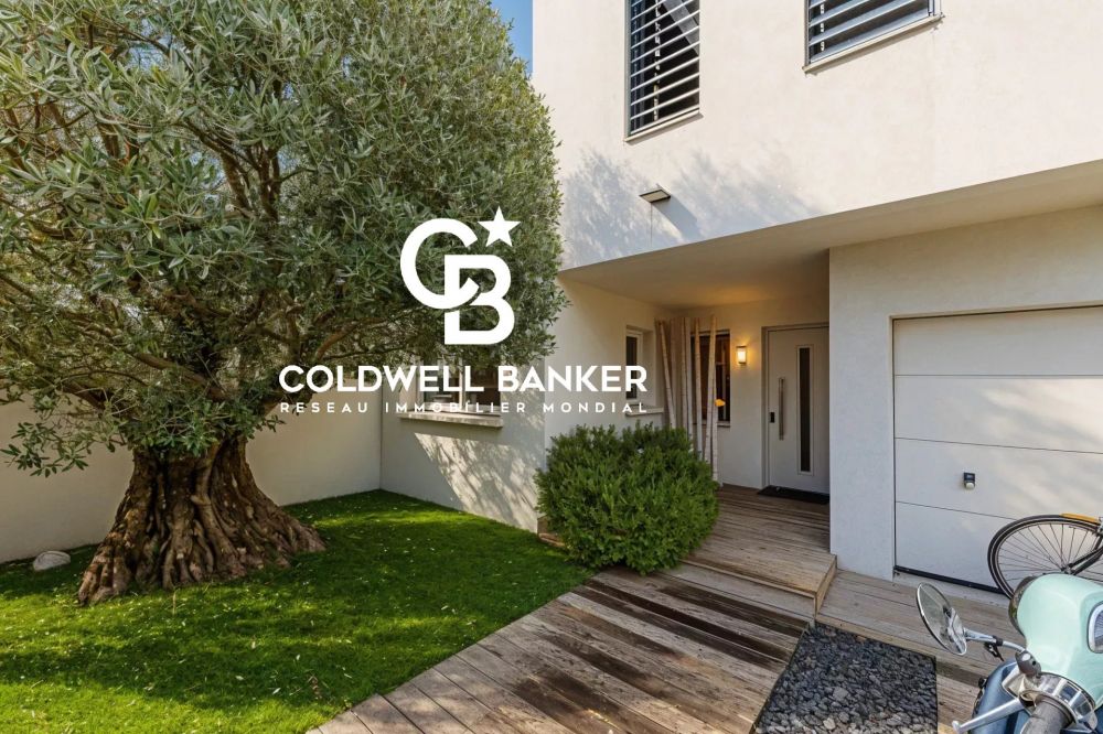 Maison à vendre au Bouscat – maison contemporaine avec piscine chauffée, garage et 4 chambres