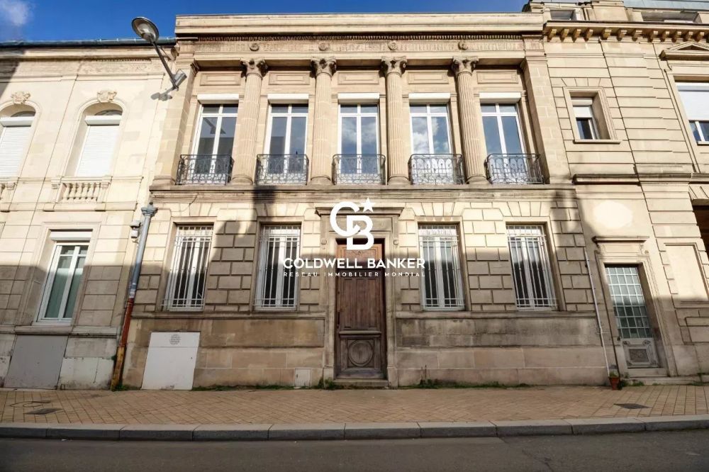 Maison bourgeoise en pierre à vendre à Bordeaux – 6 chambres, jardin, cave, charme XIXe