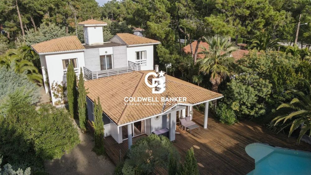 Maison à vendre à Cap Ferret – maison d’architecte, grands volumes, jardin paysagé et piscine