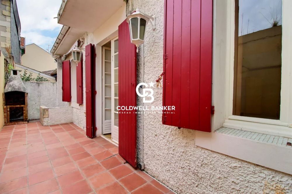 Maison à vendre à Arcachon – Arcachonnaise à rénover au cœur de la Ville d’Été avec terrasse