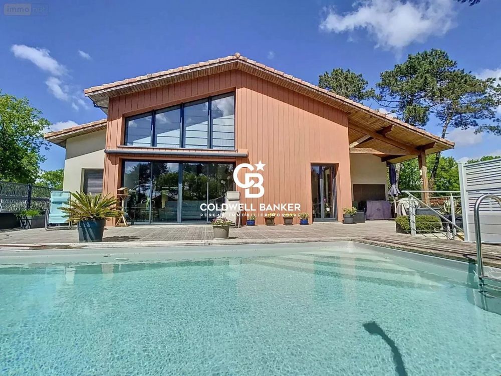 Maison à vendre à Lège-Cap-Ferret – maison contemporaine avec piscine chauffée et grand garage