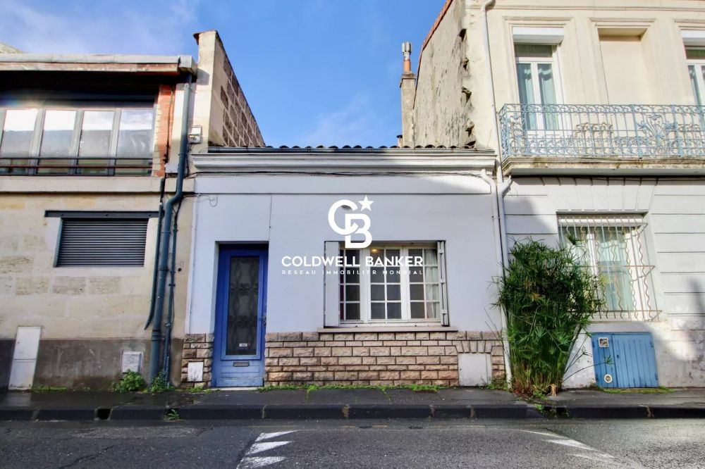 Maison à vendre à Bordeaux Centre – plain-pied à rénover avec extérieur calme et fort potentiel