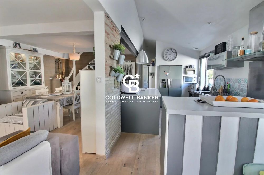 Maison à vendre à La Teste-de-Buch – contemporaine avec jardin et terrasses