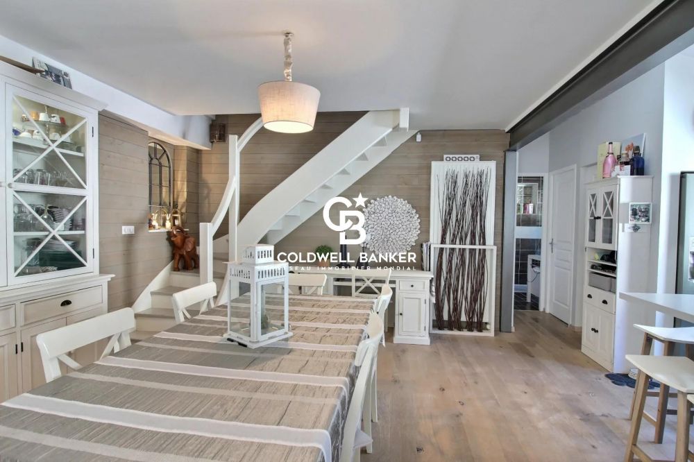 Maison à vendre à La Teste-de-Buch – contemporaine avec jardin et terrasses