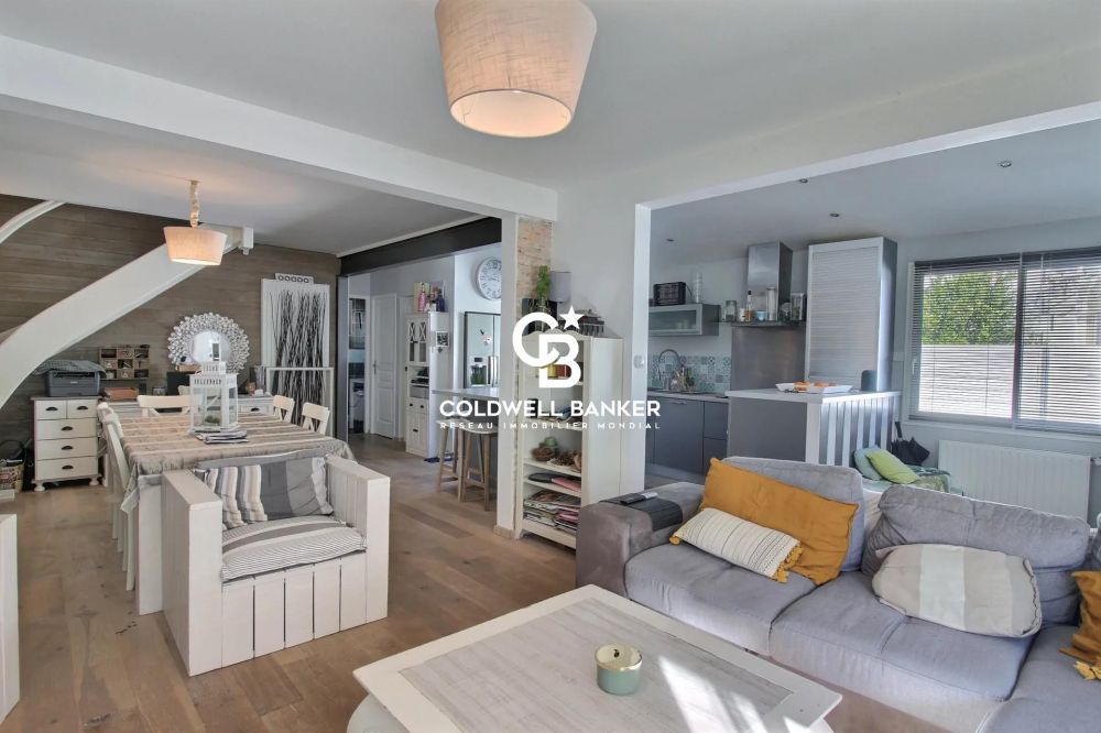 Maison à vendre à La Teste-de-Buch – contemporaine avec jardin et terrasses