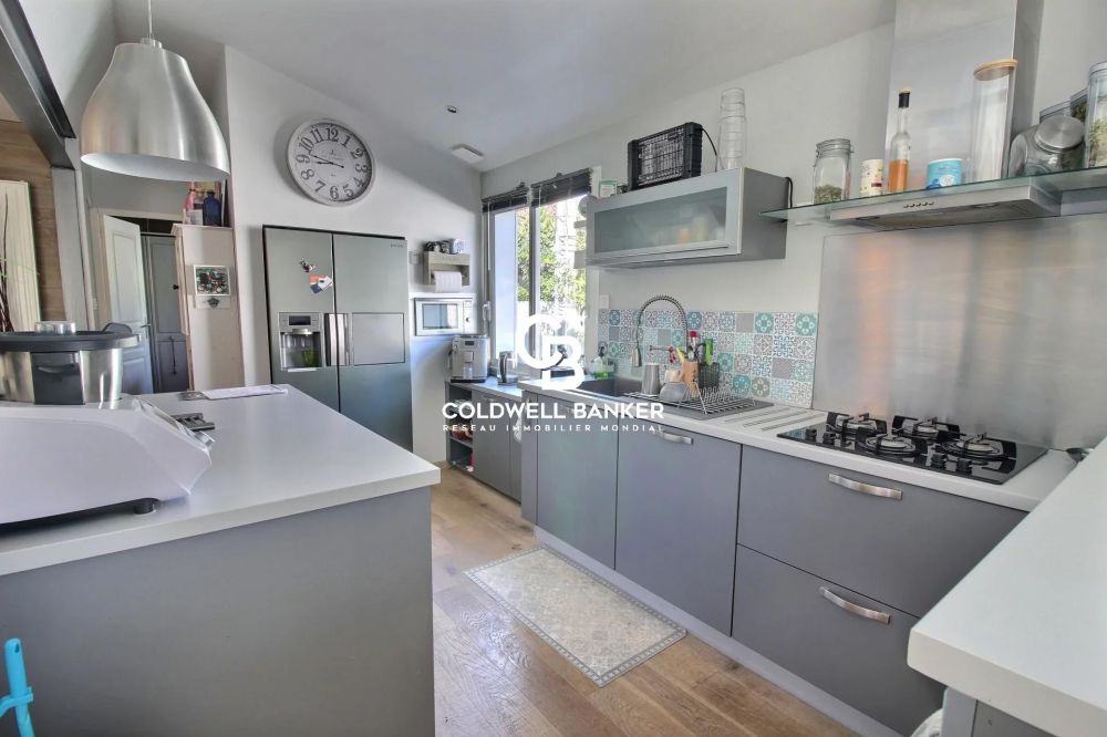 Maison à vendre à La Teste-de-Buch – contemporaine avec jardin et terrasses