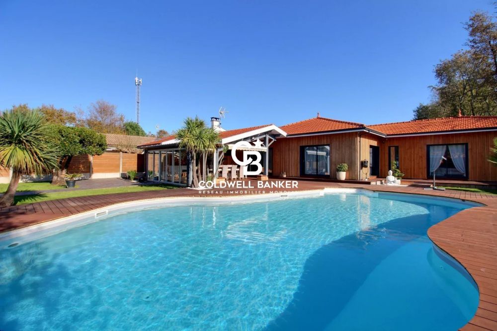 Maison à vendre à Lacanau – maison contemporaine 2020 avec grande piscine, 4 chambres et garage 40 m²
