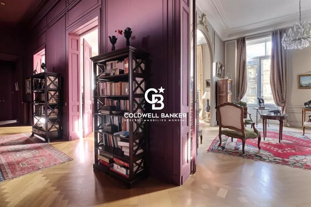 Appartement à vendre à Bordeaux – jardin public, volumes remarquables et prestations anciennes