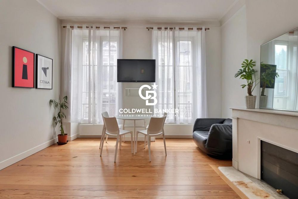 Appartement à vendre à Bordeaux – modulable, charme de l’ancien proche Jardin Public