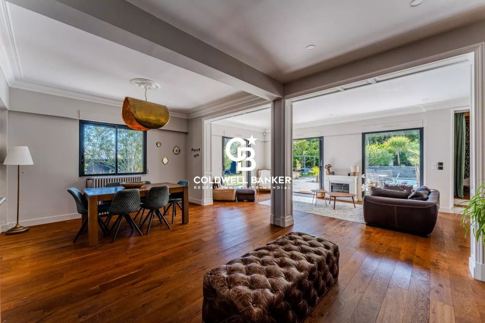 Maison à vendre Le Bouscat – pierre XIXe, 5 chambres, piscine, proche tram D