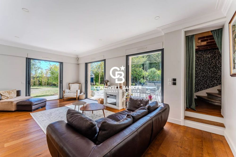Maison à vendre Le Bouscat – pierre XIXe, 5 chambres, piscine, proche tram D