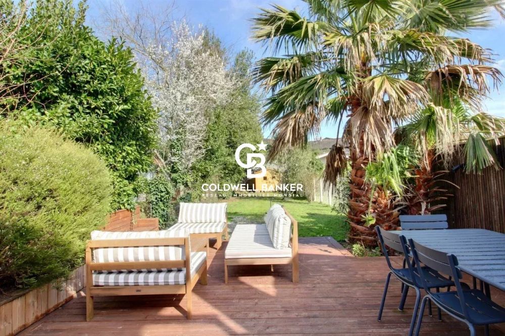 Maison à vendre Bordeaux Caudéran - rénovée grand jardin stationnements proche écoles