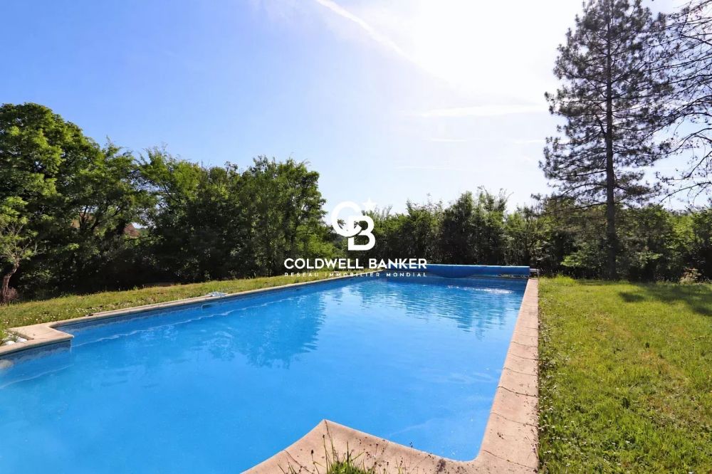 Propriété à vendre proche Bergerac - avec gîtes, piscine, terres