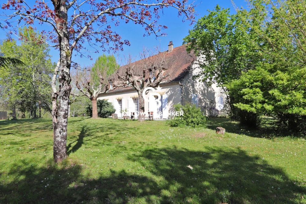Maison à vendre Bergerac - maison périgourdine 5 chambres terrain 3 hectares source