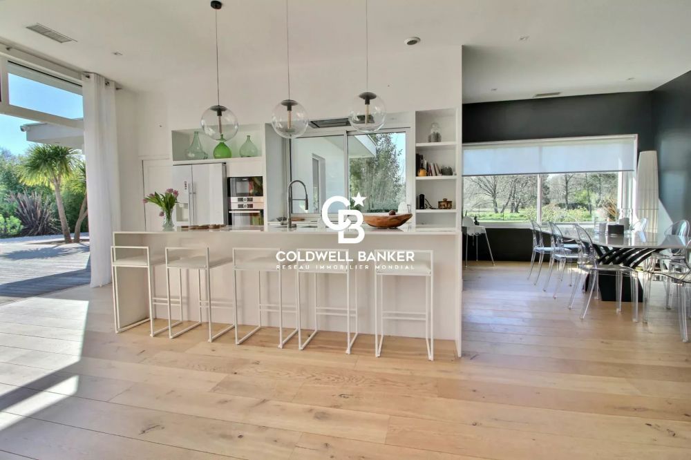 Maison à vendre Gradignan – villa contemporaine, piscine, jardin paysager, prestations haut de gamme