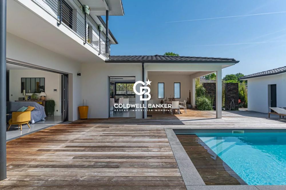 Maison à vendre Gradignan - villa contemporaine 4 chambres, avec piscine et grand terrain
