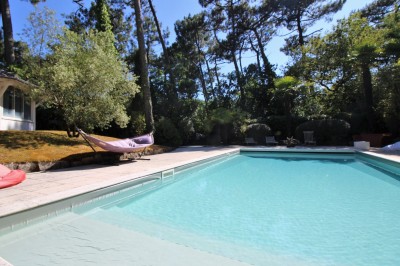 Charmante villa à vendre grande piscine pyla sur mer la corniche
