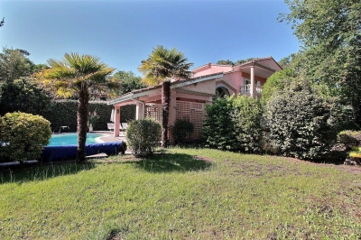Villa familiale 5 chambres avec grand jardin et piscine chauffée a vendre pyla sur mer